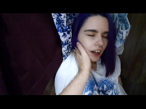 ❤️ 在衣柜里发现我的妹妹并帮助她射精 ❤️ Super sex